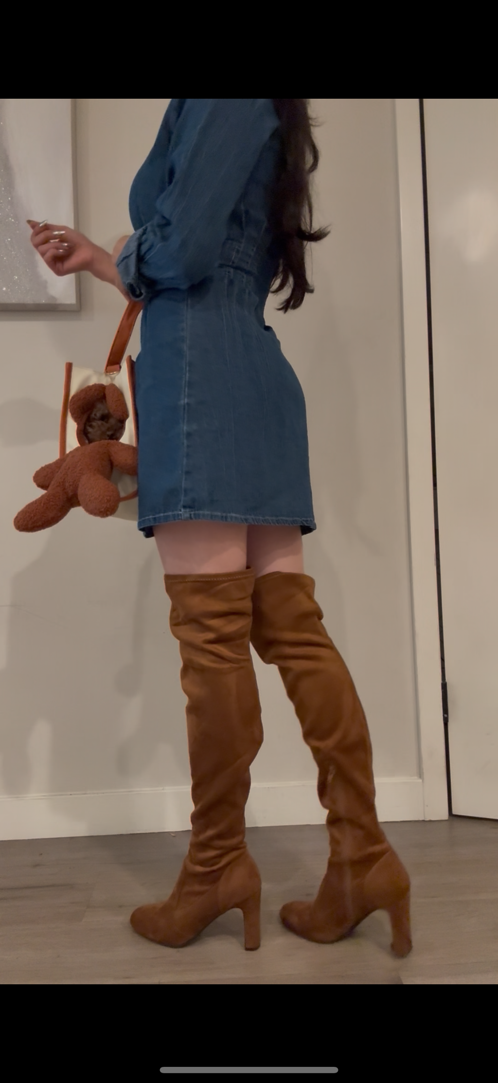 Peek-a-Boo Dog & Cat Purse for Small/Medium Pets – Travel Carrier with Leash Clip & Peek Window Viral on TikTok!